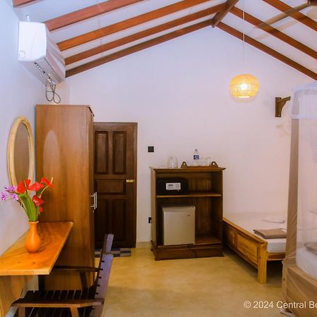 Central Beach Inn ميريسا المظهر الخارجي الصورة