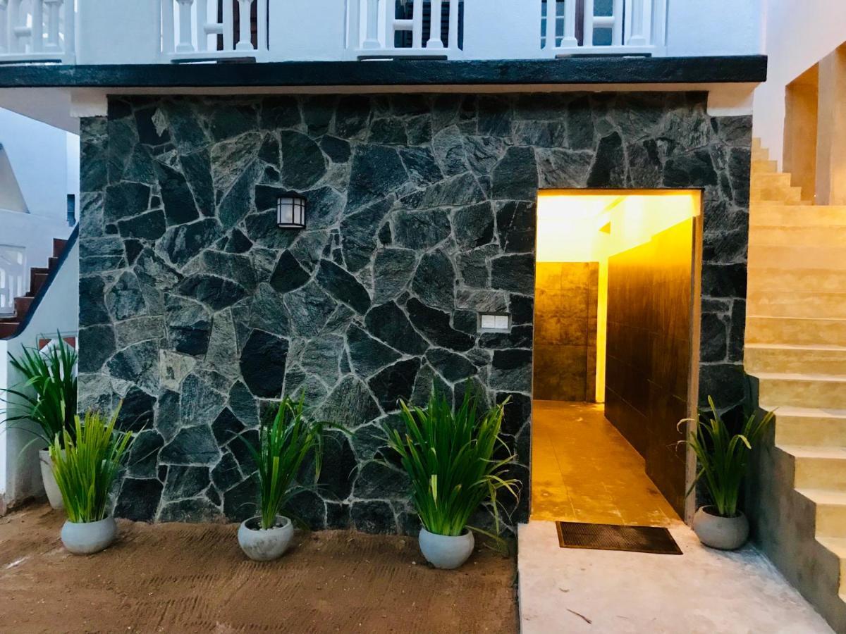 Central Beach Inn ميريسا المظهر الخارجي الصورة