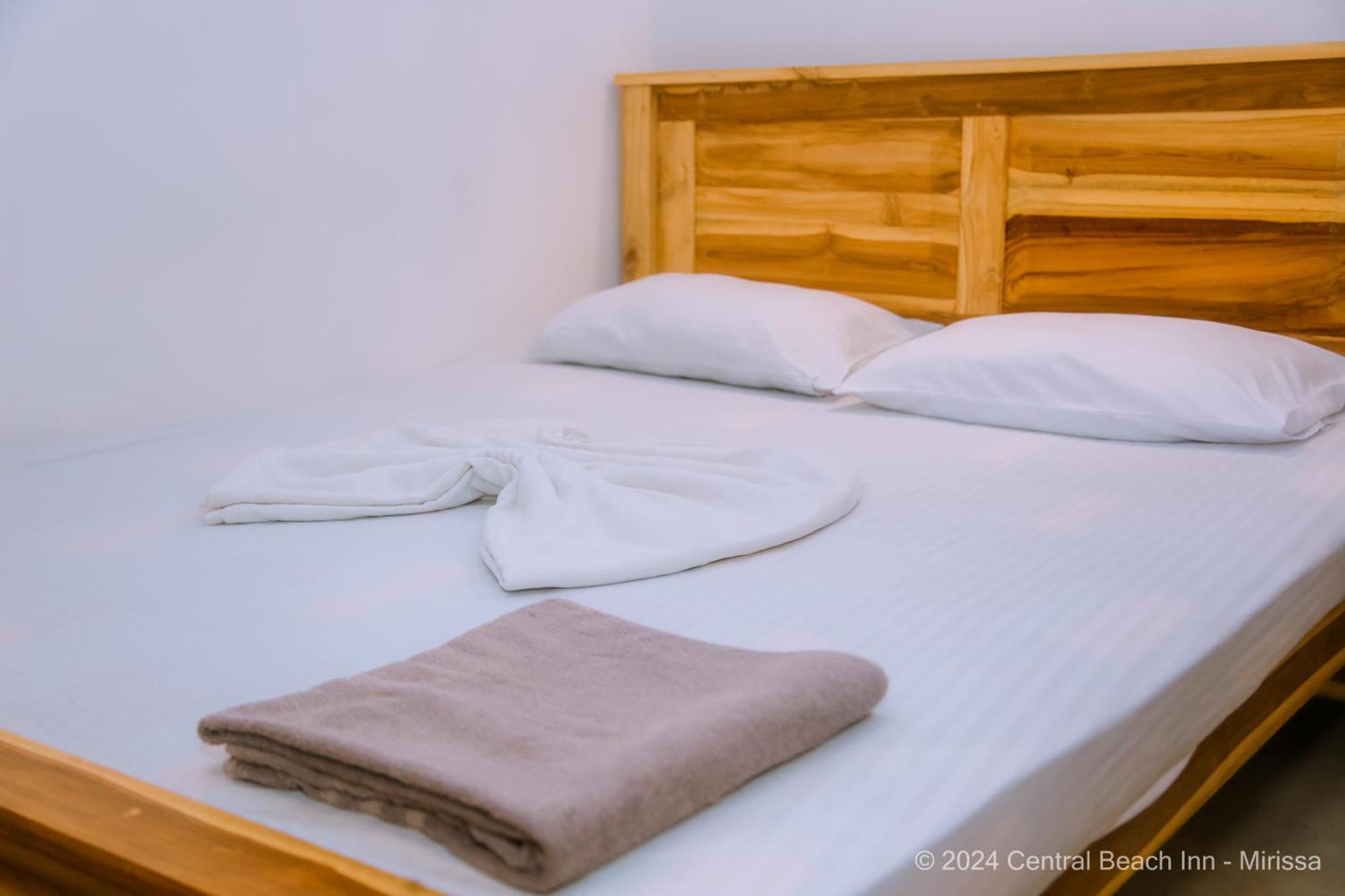 Central Beach Inn ميريسا المظهر الخارجي الصورة